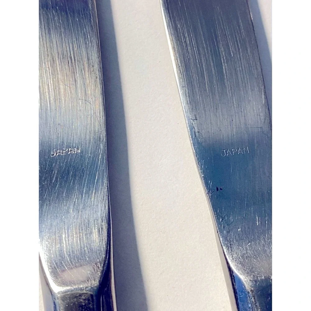 Silhouette by International Silver Stainless Flatware Replacement 2 Knives